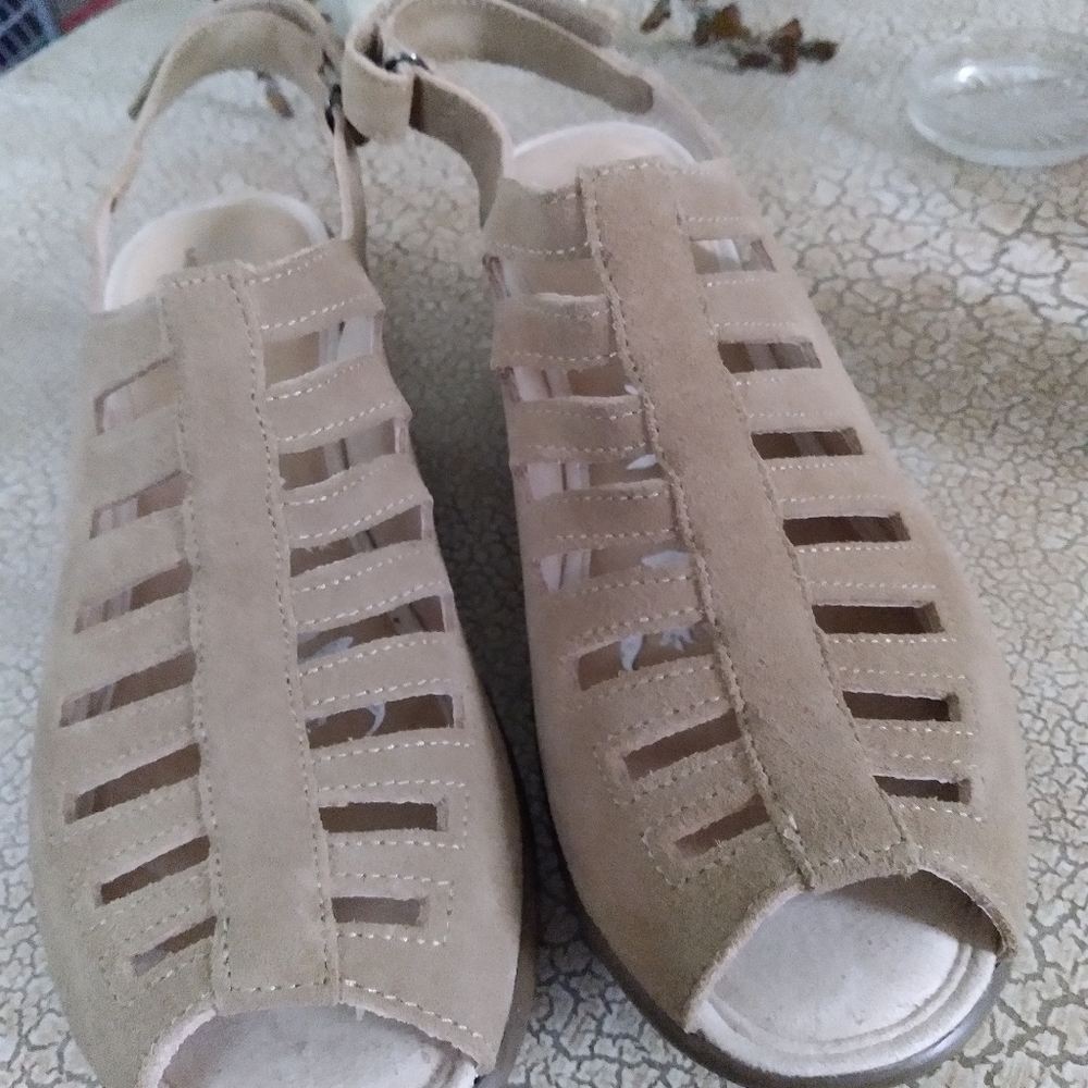Skechers suede gladiator sandals